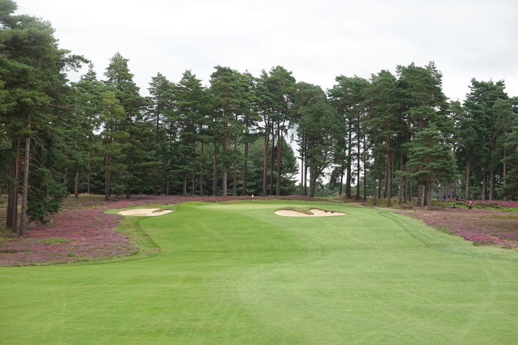 8th Hole at The Berkshire Golf Club (Red) (427 Yard Par 4)